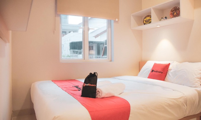 Pasar Manggis Hotel | RedDoorz Plus Near Manggarai Station 3