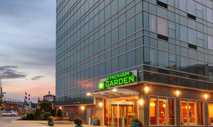 Hunters Point Hotel | Wyndham Garden Long Island City