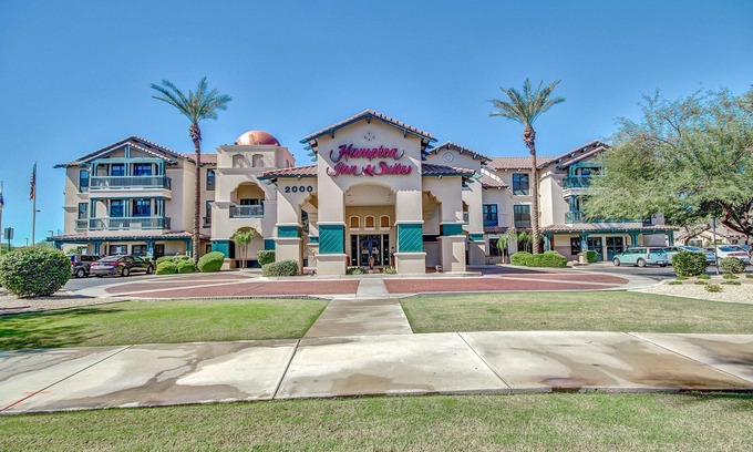 Palm Valley Hotel | Hampton Inn & Suites Phoenix-Goodyear