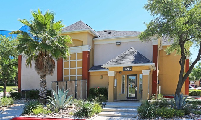 North San Antonio - SAT Hotel | Extended Stay America Suites - San Antonio - Airport