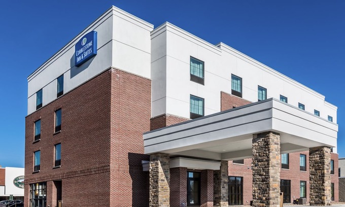 Waverly Hotel | Cobblestone Inn & Suites - Waverly