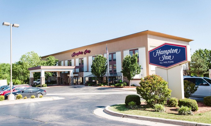 Edmond Hotel | Hampton Inn Edmond