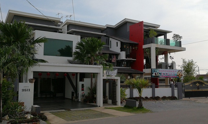 Taman Nyior Setali Hotel | Millenium Maison Home