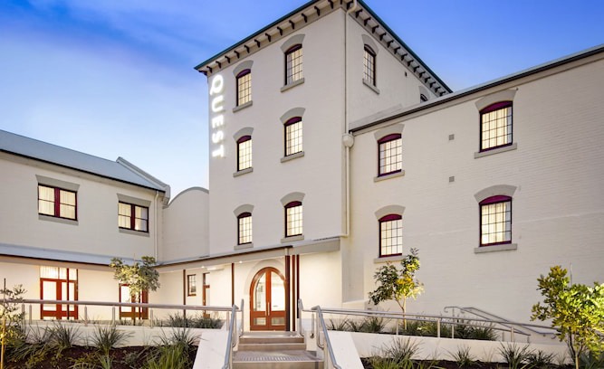 Newcastle West Hotel | Quest Newcastle West