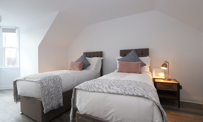 Dollar Hotel | Dollar Apartments at 41