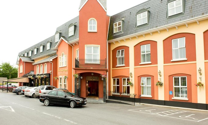 Gort Hotel | Lady Gregory Hotel & Swan Leisure Club