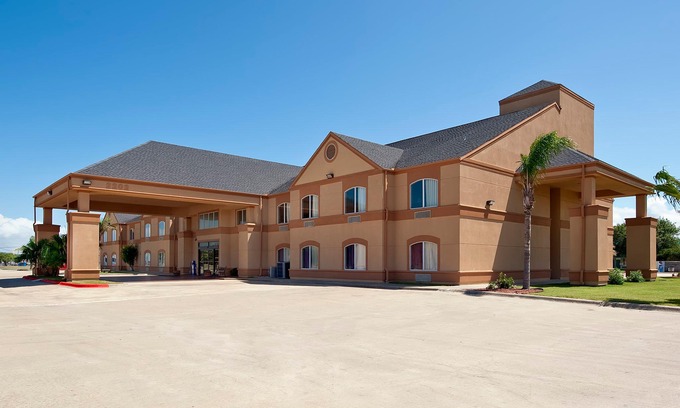 Mars Hotel | DoubleTree by Hilton Pittsburgh Cranberry
