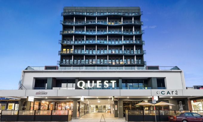Frankston Hotel | Quest Frankston on The Bay