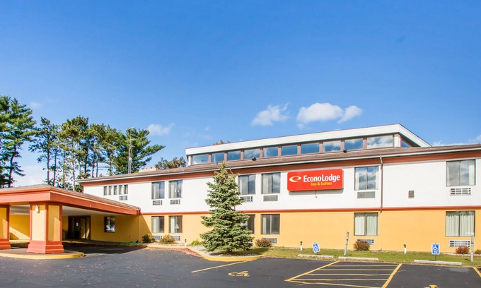 Stevens Point Hotel | Econo Lodge Inn & Suites Stevens Point