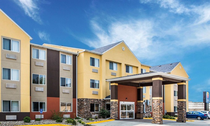 Waterloo Hotel | Comfort Inn & Suites Waterloo – Cedar Falls