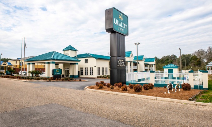 Chipley Hotel | Quality Inn Chipley I-10 at Exit 120
