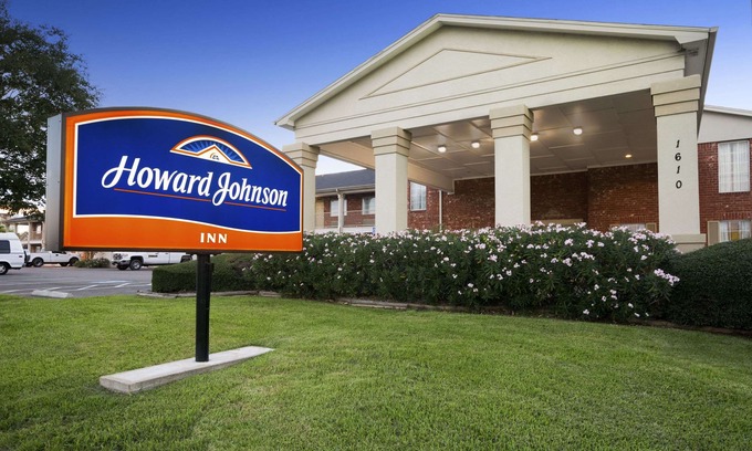 Beaumont Hotel | Howard Johnson by Wyndham Beaumont