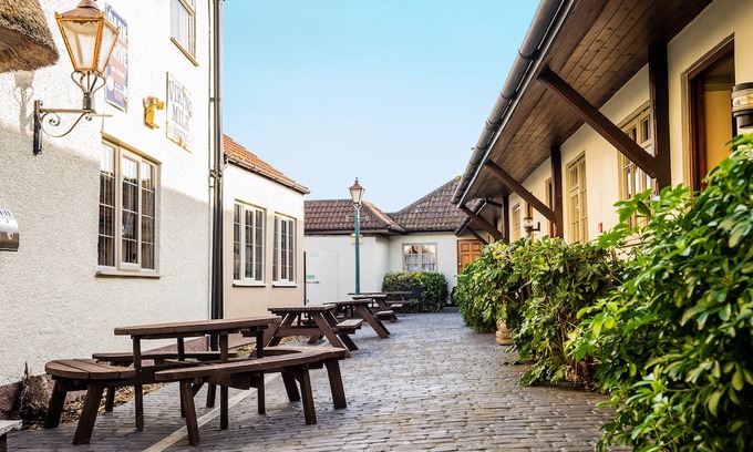 Mudford Hotel | The Half Moon Inn and Country Lodge