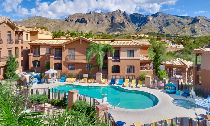 Catalina Foothills Estates Hotel | Embassy Suites Tucson - Paloma Village