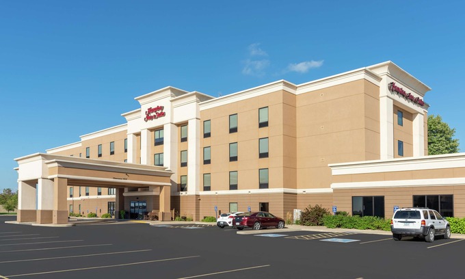 Marshalltown Hotel | Hampton Inn & Suites Marshalltown