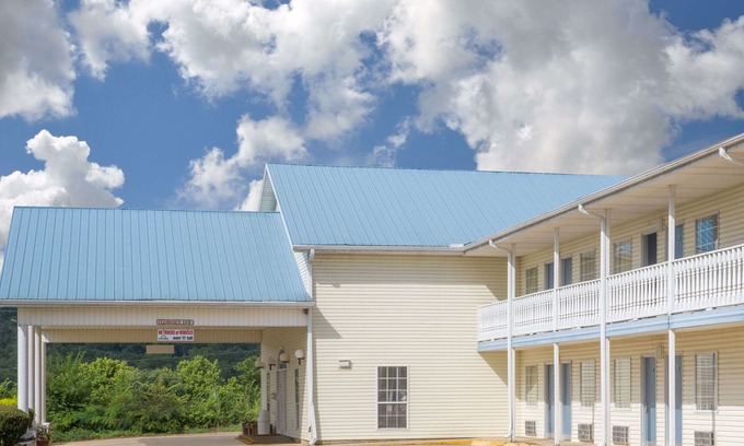 Hardy Hotel | Days Inn by Wyndham Hardy