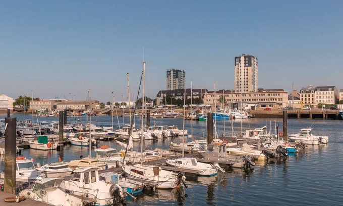 Cherbourg-en-Cotentin Hotel | Appart'City Cherbourg Centre Port