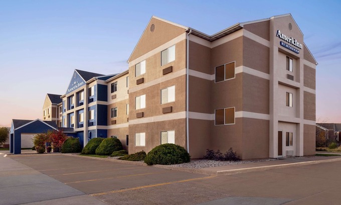 Appleton Hotel | AmericInn by Wyndham Appleton Airport