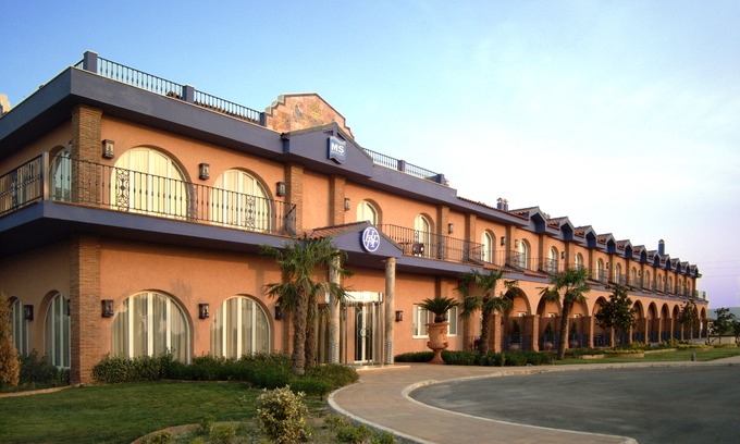 Cabra Hotel | MS Fuente Las Piedras