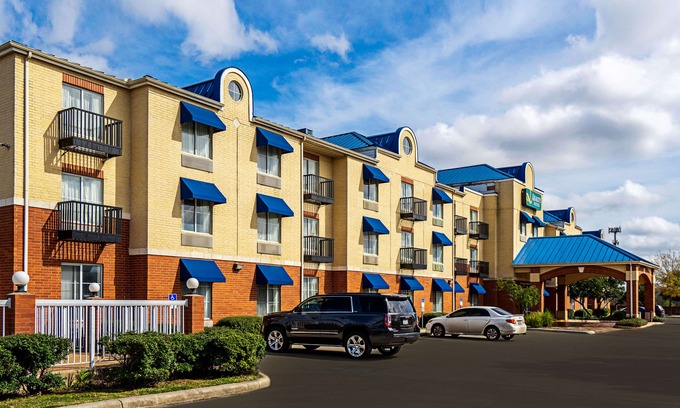 North San Antonio - SAT Hotel | Quality Suites