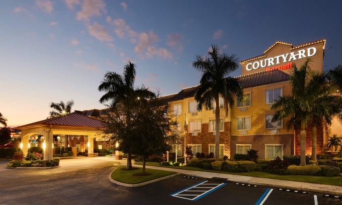 Braden River Hotel | Courtyard Sarasota University Park / Lakewood Ranch