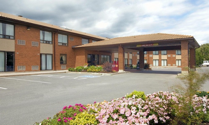 Kingston Hotel | Comfort Inn Highway 401