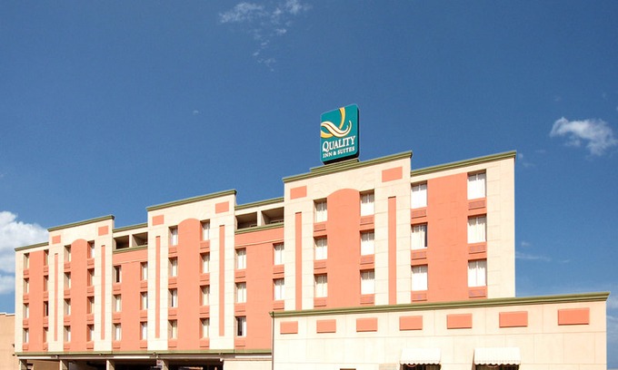 Waterloo Hotel | Econo Lodge Inn & Suites