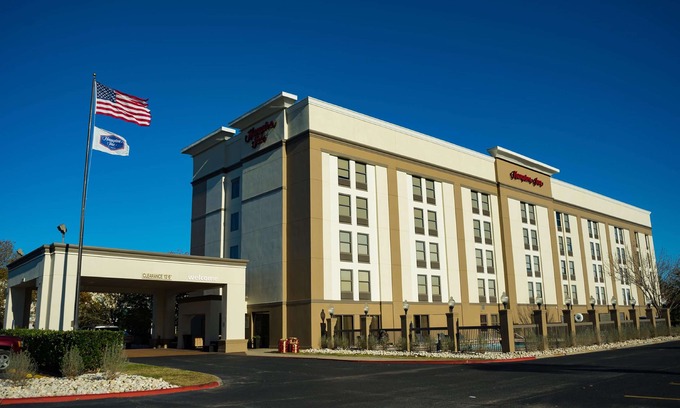 Beaumont Hotel | Hampton Inn Beaumont