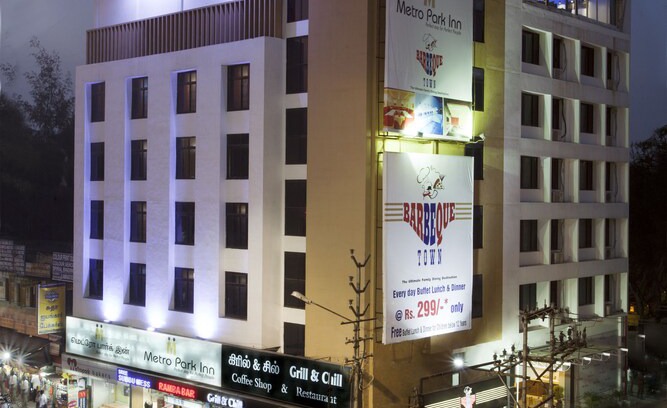 Town Hall Hotel | Metropark Inn