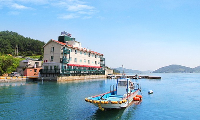 Samdong-myeon Hotel | Namhae 1 Night 2 Days Pension