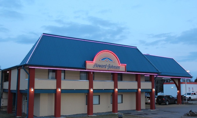 Red Deer Hotel | Howard Johnson by Wyndham Red Deer