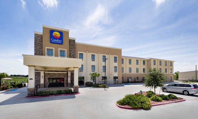 Victoria Hotel | Comfort Inn & Suites Victoria North