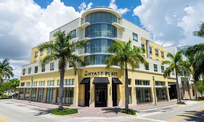 Pineapple Grove Arts District Hotel | Hyatt Place Delray Beach
