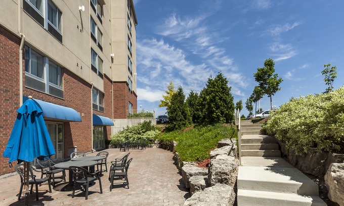 Vaughan Hotel | Monte Carlo Inn Vaughan Suites