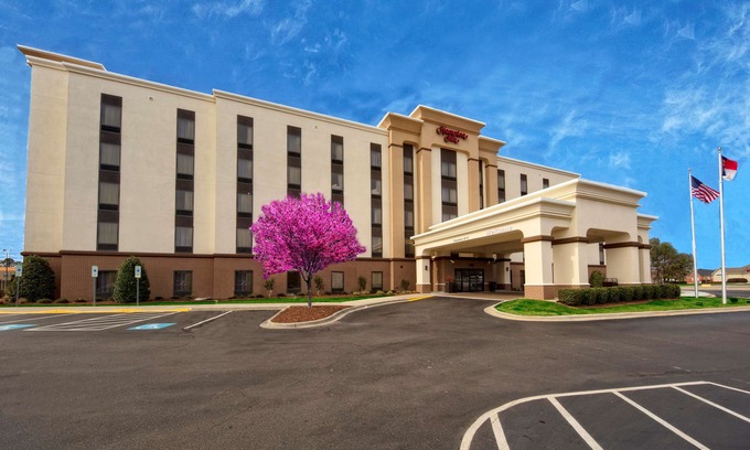 Dunn Hotel | Hampton Inn Dunn