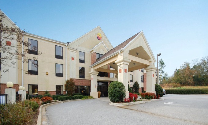 Valley Falls Hotel | Comfort Inn & Suites at I-85