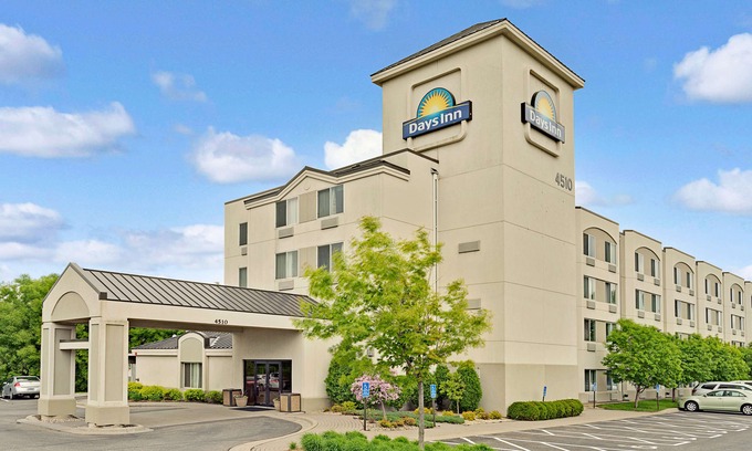 Eagan Hotel | Days Inn by Wyndham Eagan Minnesota Near Mall of America