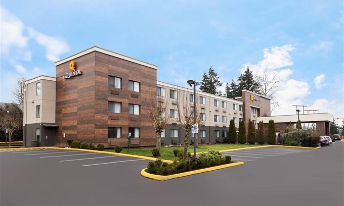 Paine Field-Lake Stickney Hotel | La Quinta Inn by Wyndham Everett