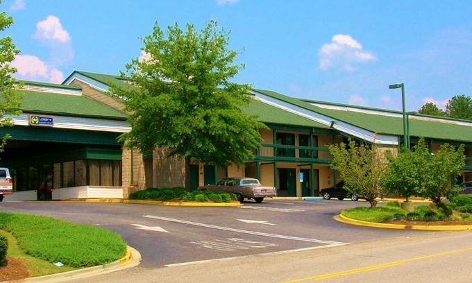 Hoover Hotel | Days Inn by Wyndham Hoover Birmingham