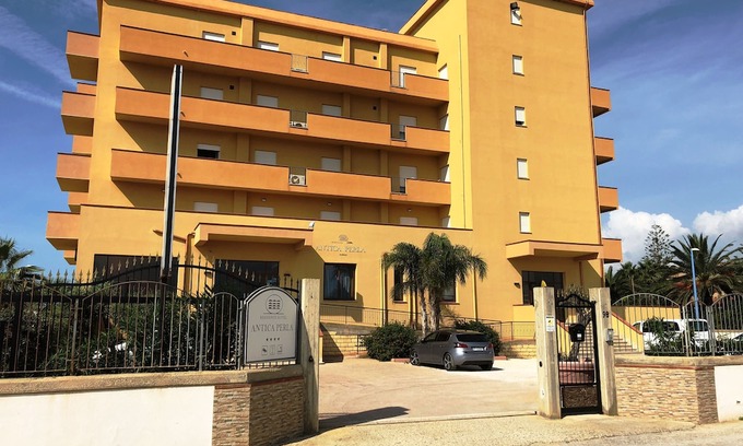 Fiumenaro Hotel | Residence Hotel Antica Perla