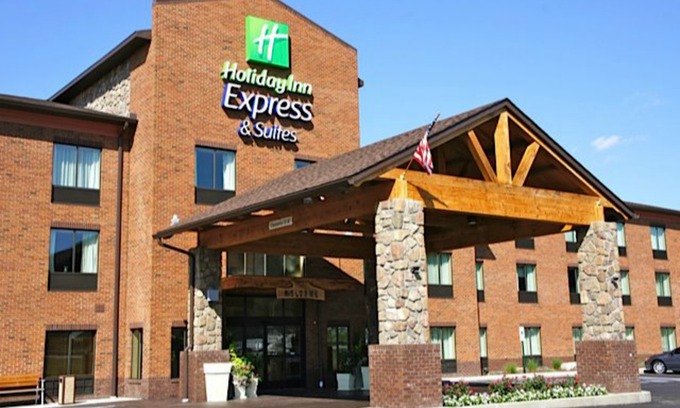 Donegal Hotel | Holiday Inn Express & Suites Donegal, an Ihg Hotel