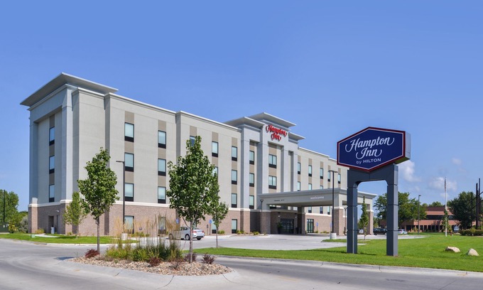 Carter Lake Hotel | Hampton Inn by Hilton Omaha Airport, Ia