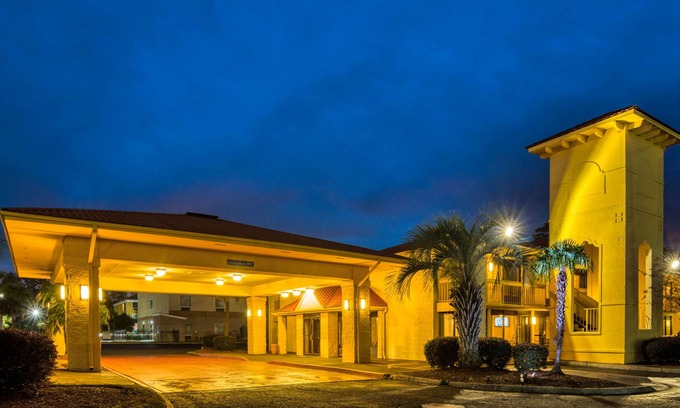 Fleming Hotel | La Quinta Inn by Wyndham Savannah I-95