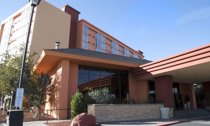 Sparks Hotel | Best Western Plus Sparks-Reno Hotel