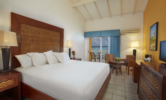 Playa Hotel | Divi Flamingo Beach Resort