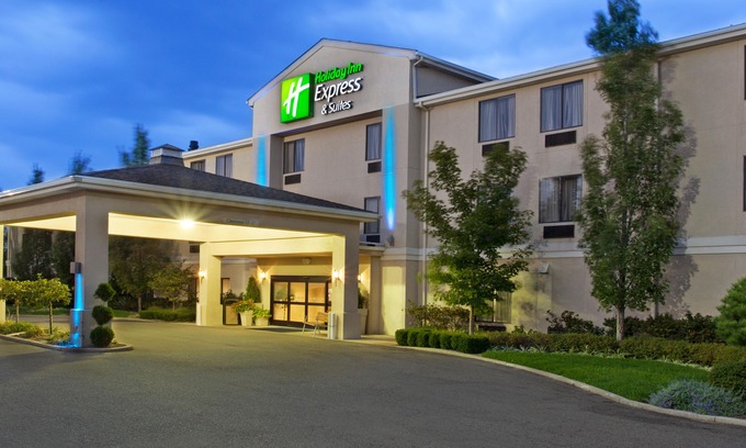 Alliance Hotel | Holiday Inn Express & Suites Alliance, an Ihg Hotel