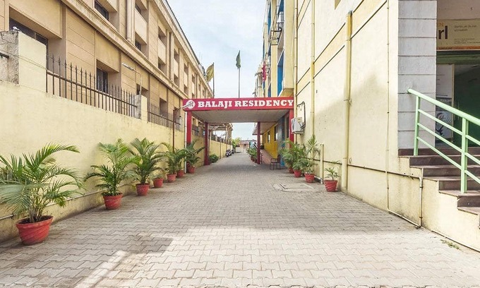 Koyambedu Hotel | Balaji Residency
