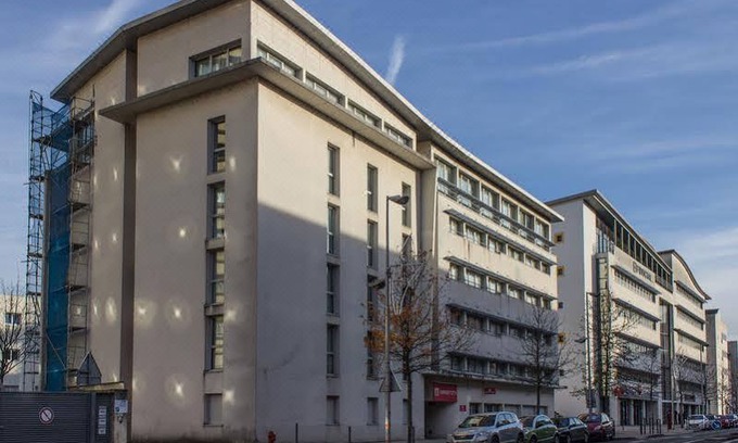 Miroir - Batignolles Hotel | Zenitude Hôtel-Résidences le Mans Novaxis