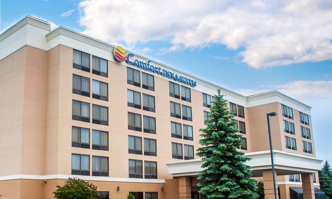 Watertown Hotel | Comfort Inn & Suites Watertown