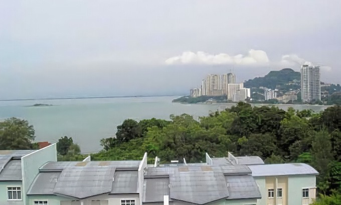 Tanjung Bungah Hotel | Batu Ferringhi - Shamrock Beach Villas, Penang
